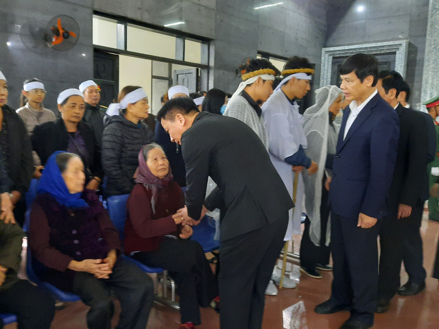 Lãnh đạo tỉnh Thanh Hóa chia buồn, động viên gia đình Đại tá Vui vượt qua đau thương, mất mát