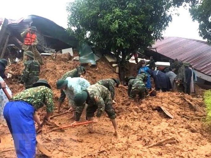 Lực lượng cứu hộ, cứu nạn tiếp cận hiện trường vụ sạt lở đất khiến 22 cán bộ, chiến sĩ Đoàn 337 hy sinh