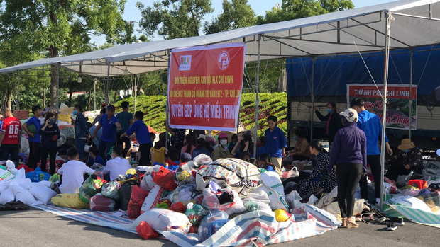 Hội lái xe Chí Linh, Hải Dương tổ chức quyên góp quần áo, đồ dùng sinh hoạt ủng hộ miền Trung