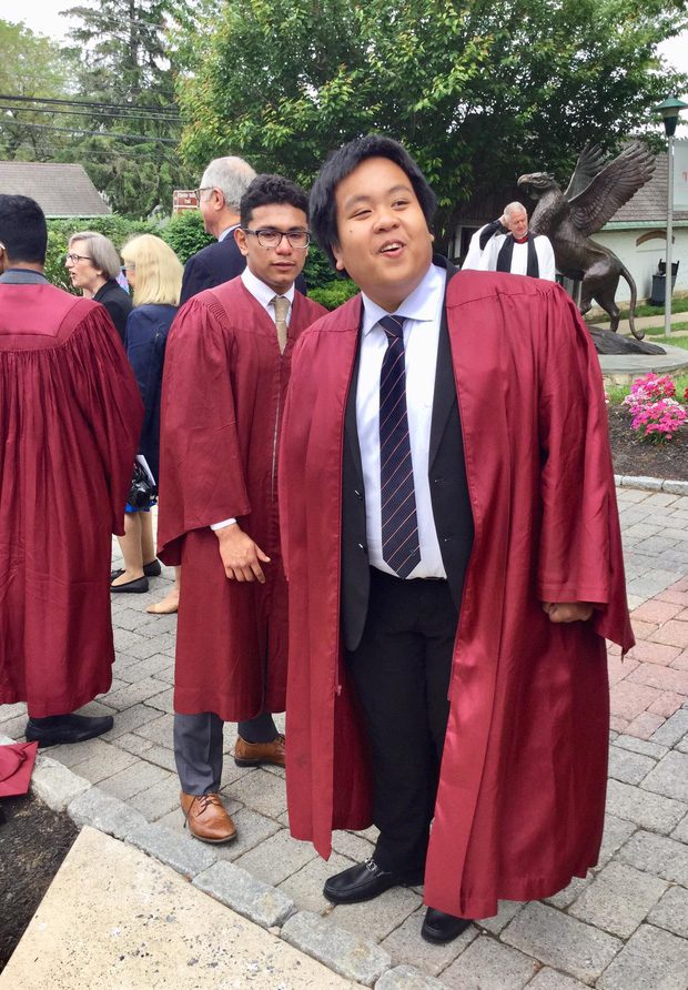 Hình ảnh Đỗ Nhật Nam tốt nghiệp cấp ba vào hồi năm ngoái